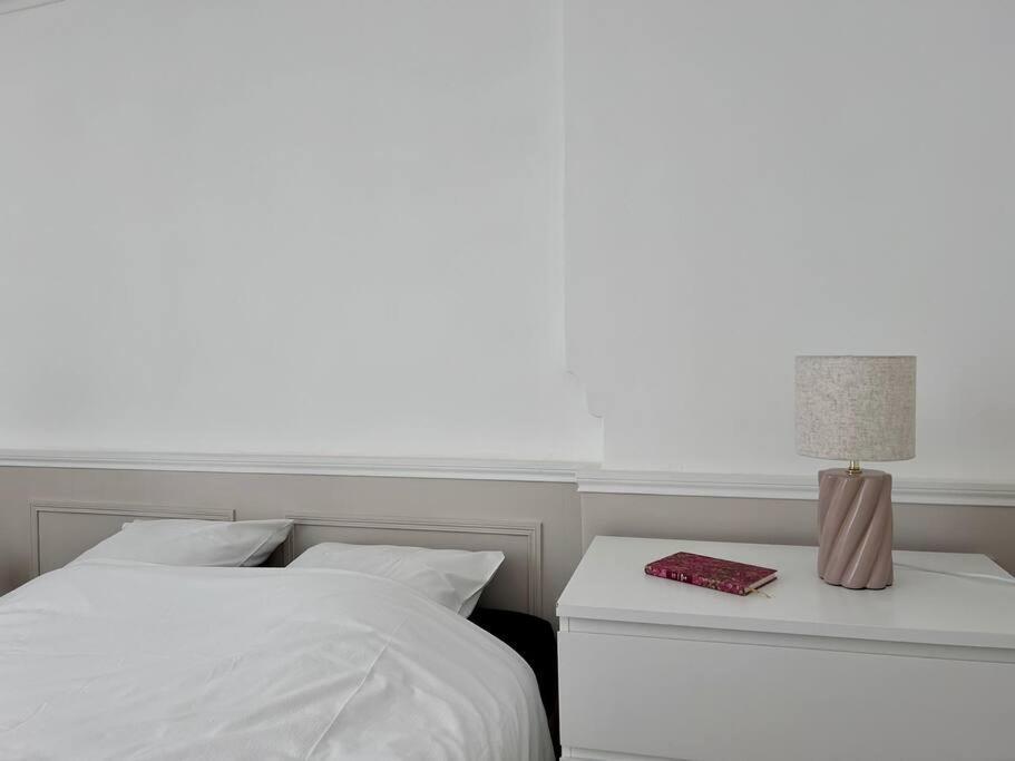 Le Cocon Bayeusain X Parking By Melrose Bayeux Ngoại thất bức ảnh